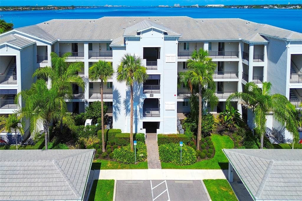 850 TIDEWATER SHORES LOOP #402 4