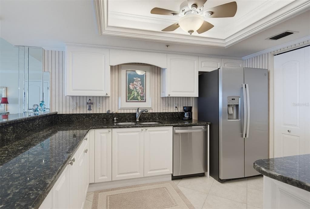 2545 S ATLANTIC AVENUE 1804 photo 14