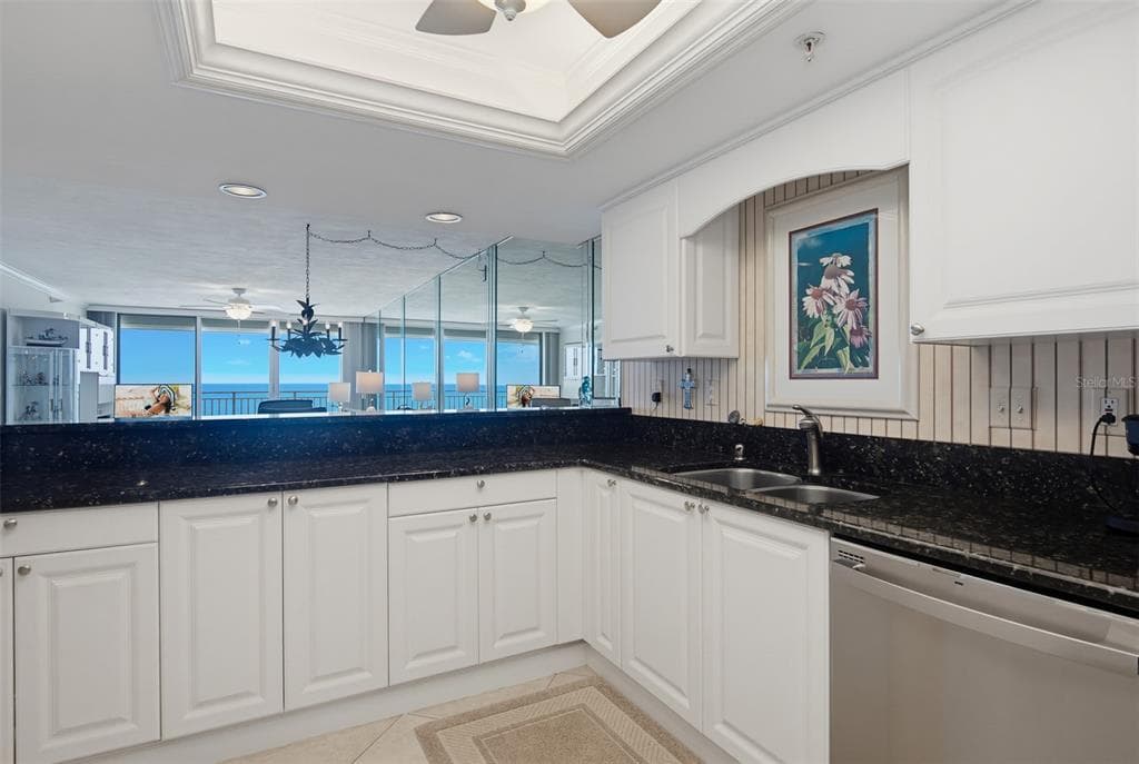 2545 S ATLANTIC AVENUE 1804 photo 15