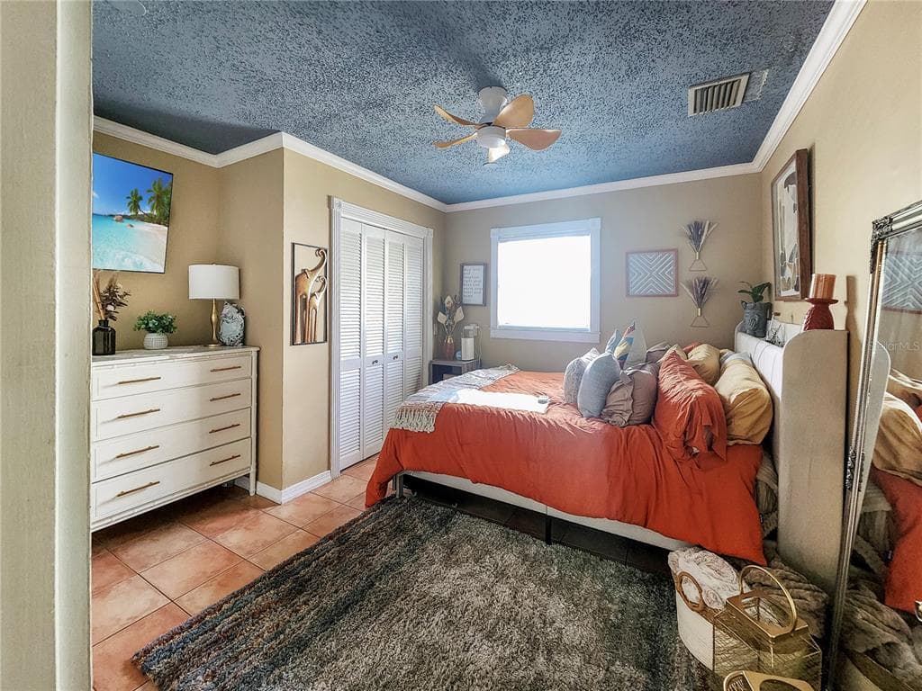 270 BELAIRE COURT photo 13
