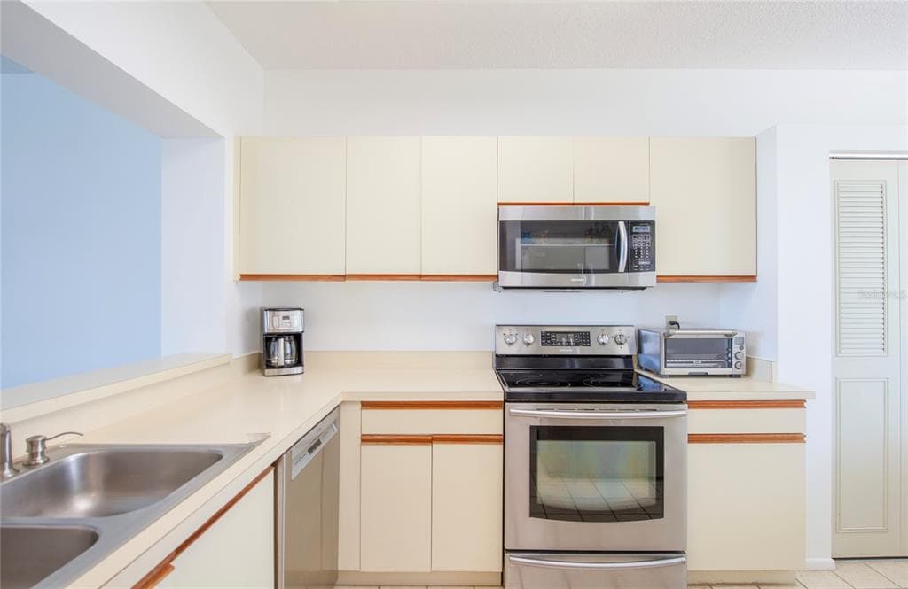 7984 SAILBOAT KEY BOULEVARD S 303 photo 17