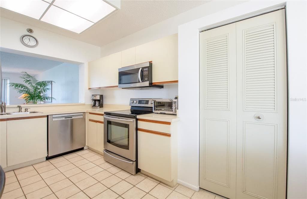 7984 SAILBOAT KEY BOULEVARD S 303 photo 16