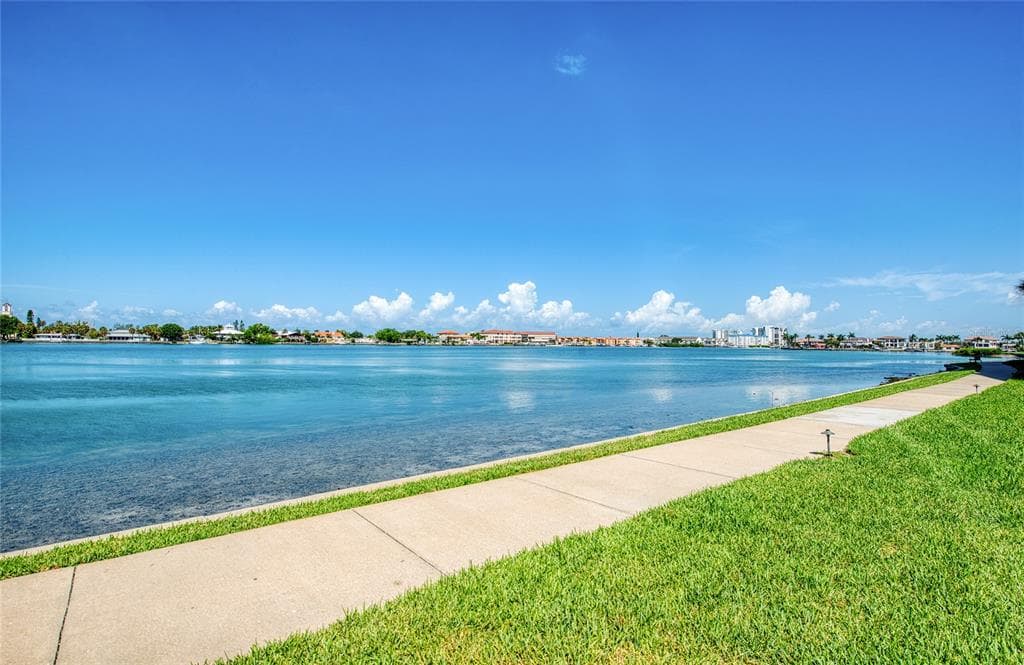 7984 SAILBOAT KEY BOULEVARD S 303 photo 9