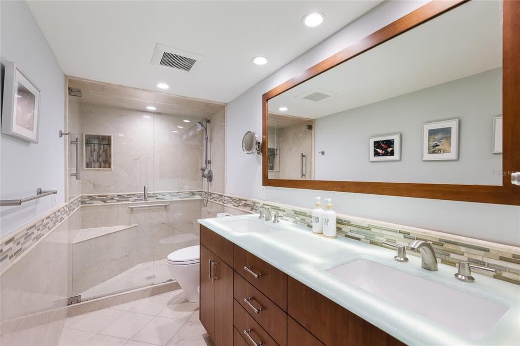 5757 GULF OF MEXICO DRIVE 205 photo 22