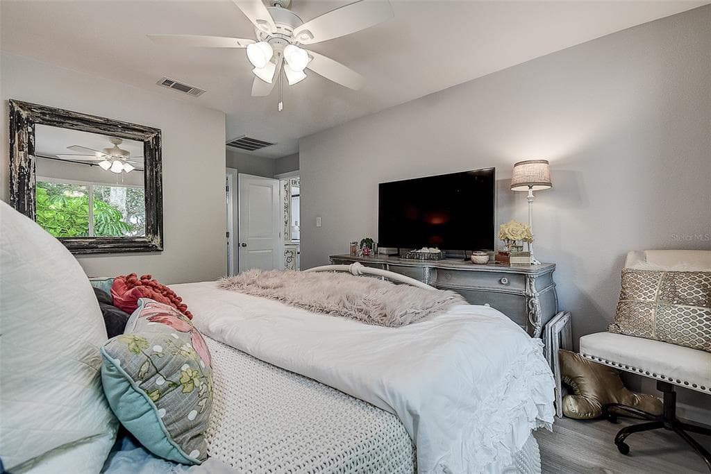 1439 WATER VIEW DRIVE W photo 17
