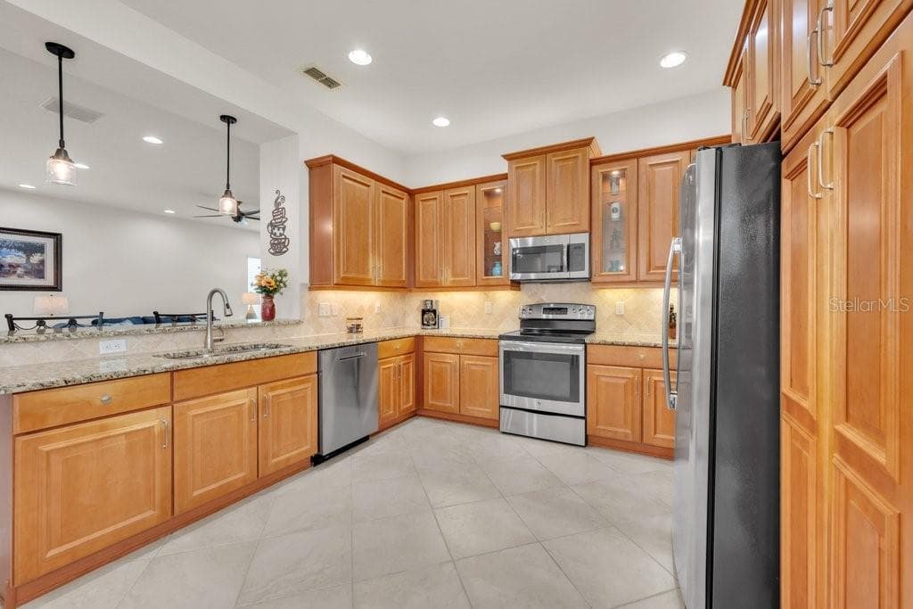 15824 AMBER FALLS DRIVE photo 10