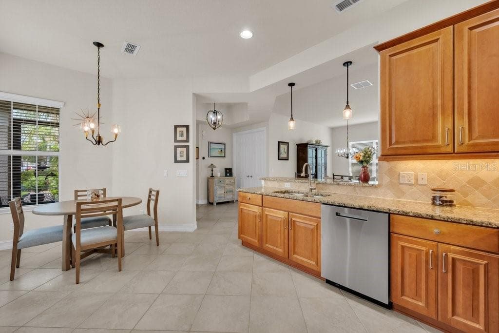 15824 AMBER FALLS DRIVE photo 11