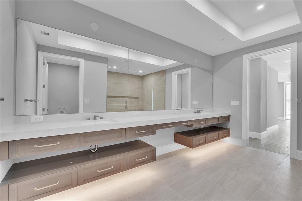70 AVENIDA VENECCIA 202 photo 17