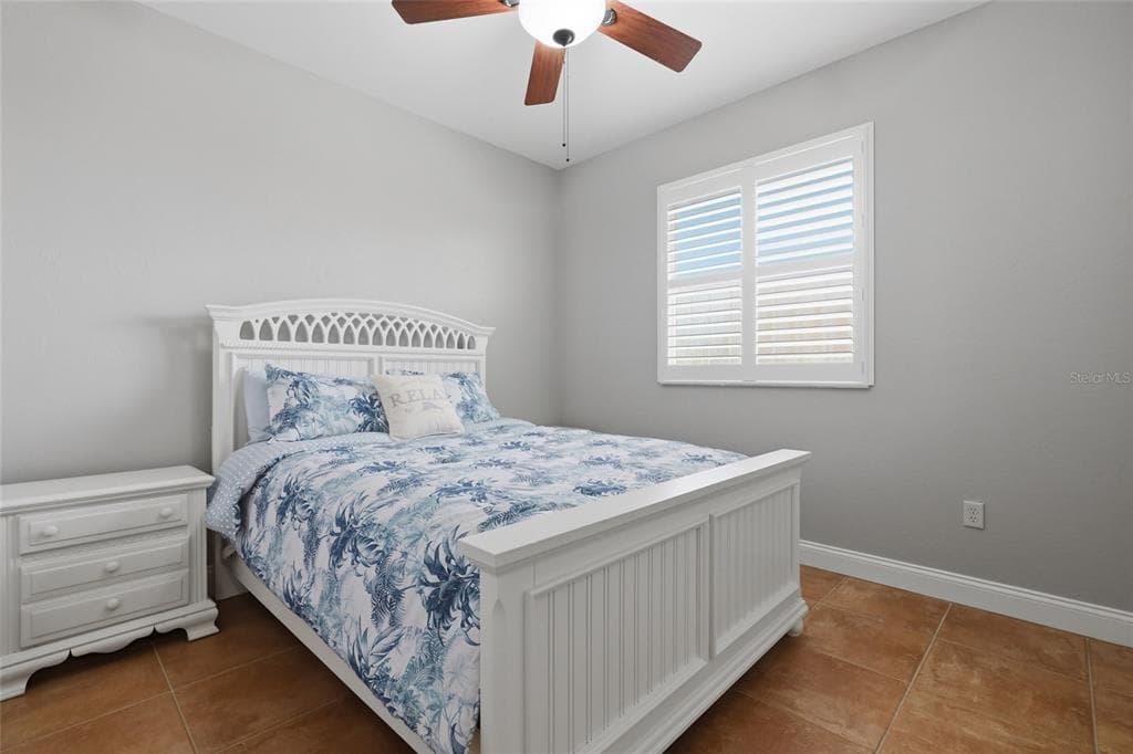 1233 SEA BREEZE COURT photo 16