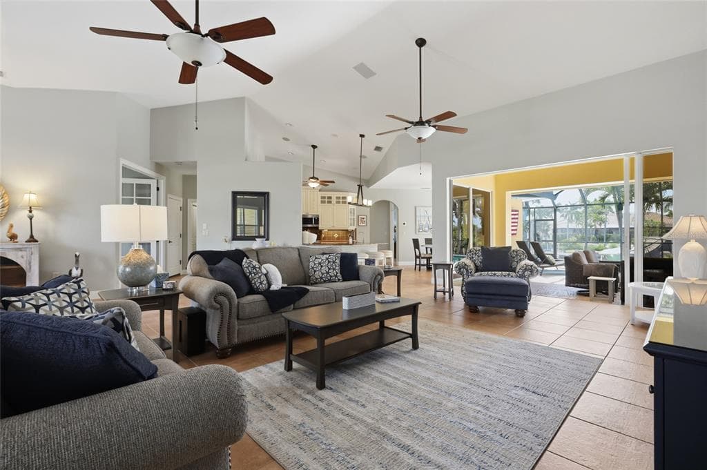 1233 SEA BREEZE COURT 5