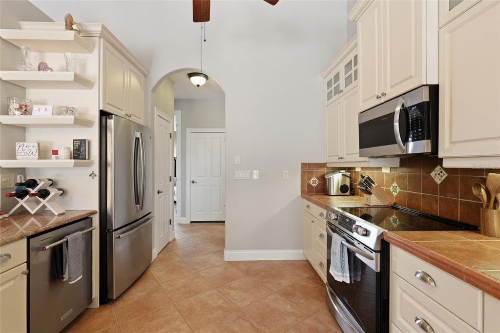 1233 SEA BREEZE COURT photo 9