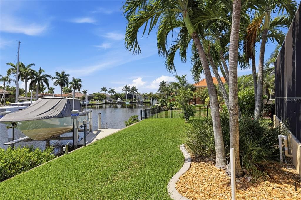 1233 SEA BREEZE COURT 4
