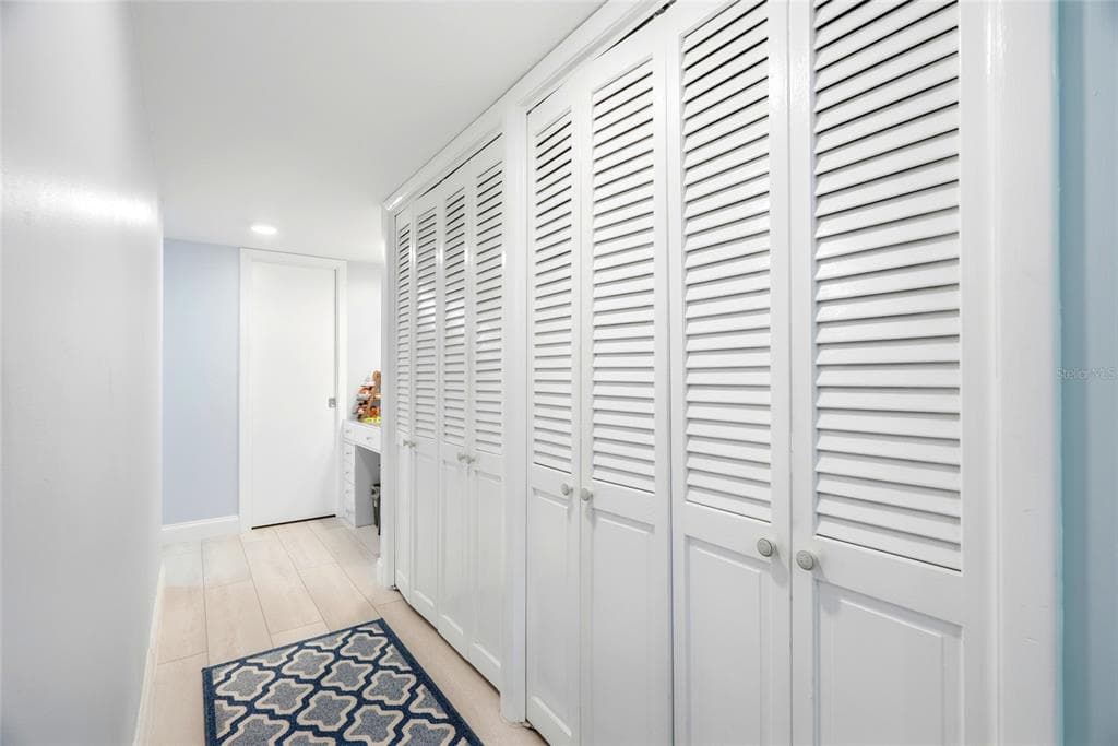 17920 GULF BOULEVARD 1502 photo 23