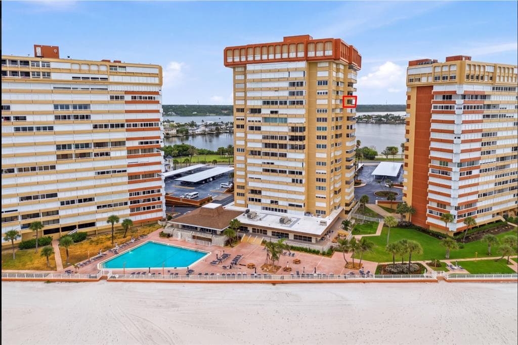 17920 GULF BOULEVARD 1502 photo 2