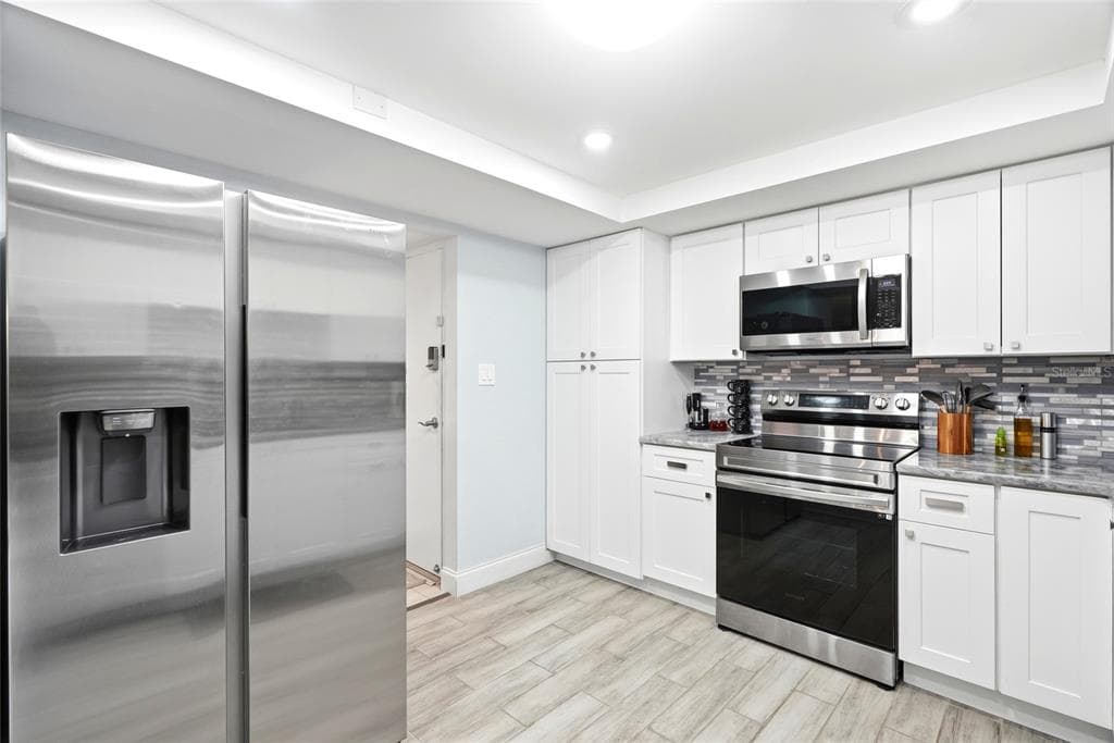 17920 GULF BOULEVARD 1502 photo 8