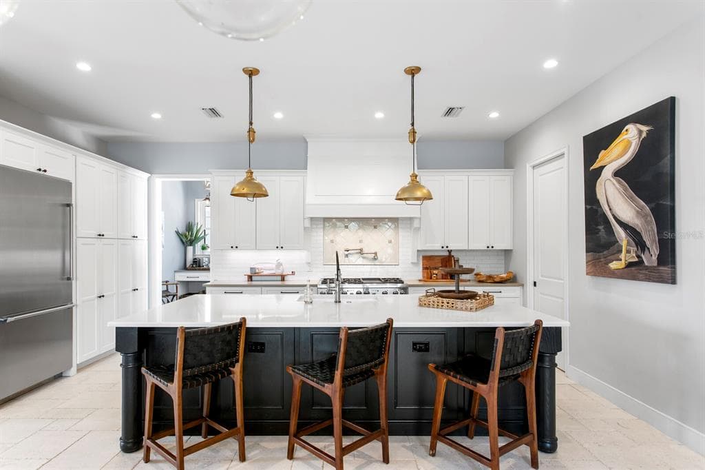 220 N HARBOR DRIVE photo 9