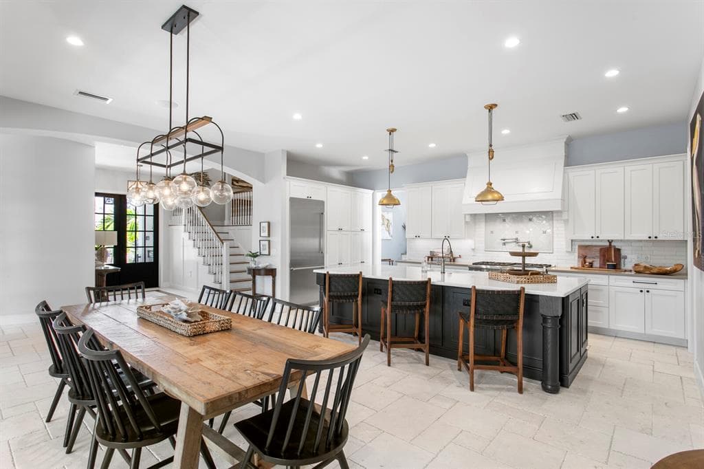 220 N HARBOR DRIVE photo 11