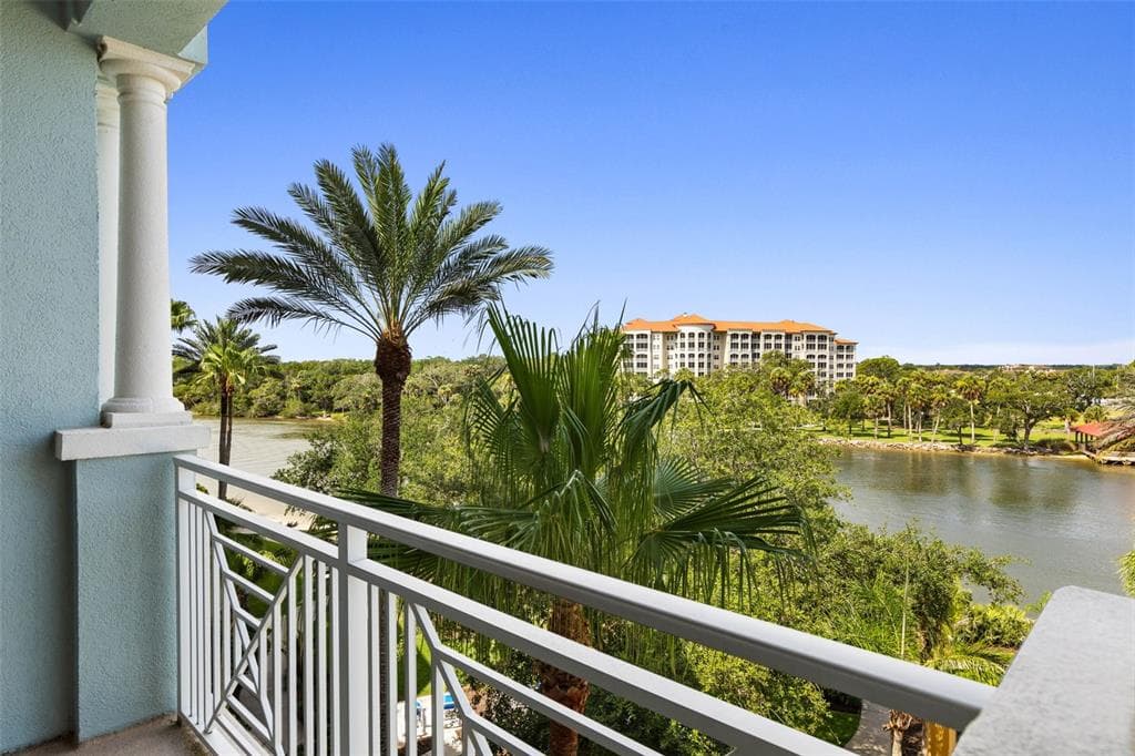 102 YACHT HARBOR DRIVE 467 photo 17