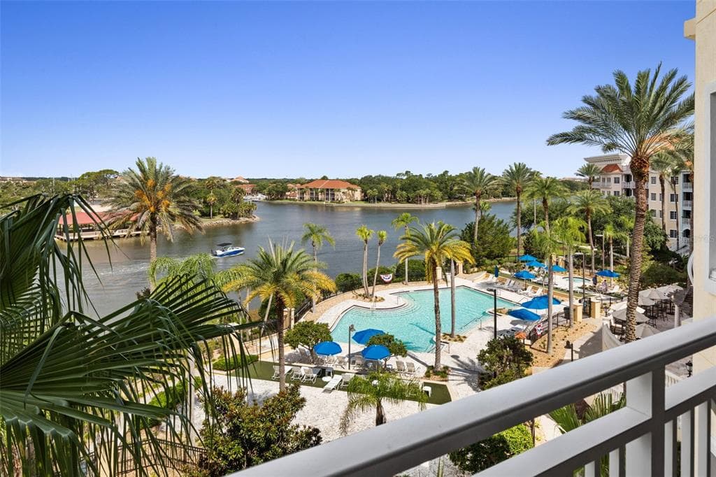 102 YACHT HARBOR DRIVE 467 photo 16