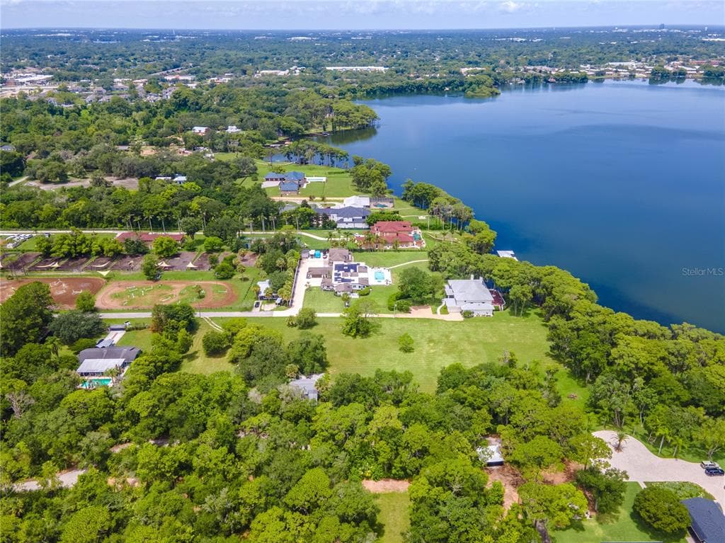 1133 BELLA LAGO COVE photo 13