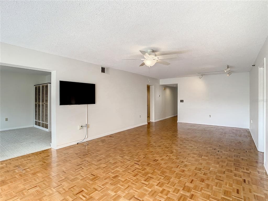 1158 CARMEL CIRCLE 430 photo 23