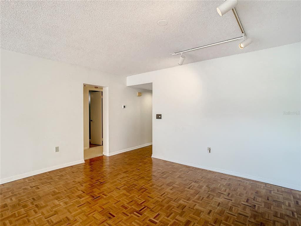1158 CARMEL CIRCLE 430 photo 19
