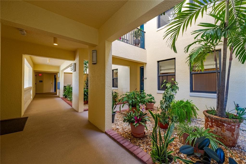 1340 ROCK DOVE COURT #123 3