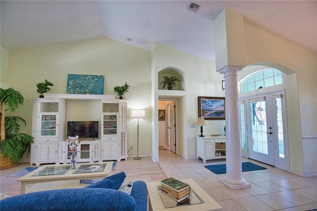 525 ROTONDA CIRCLE photo 18