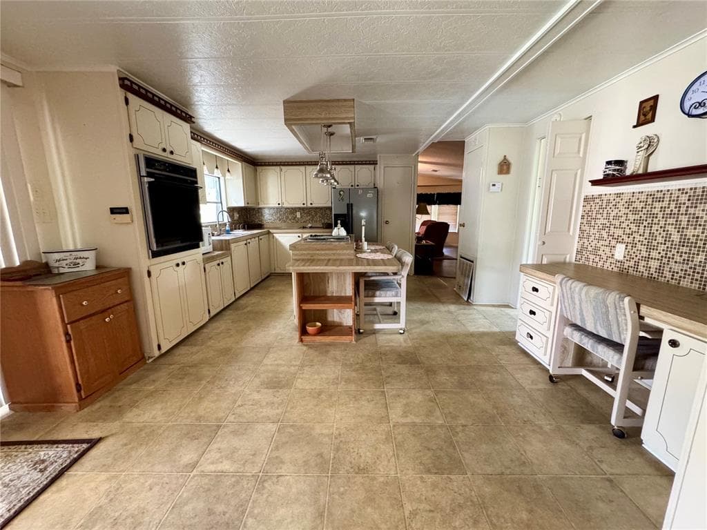 119 JANA CIRCLE 5