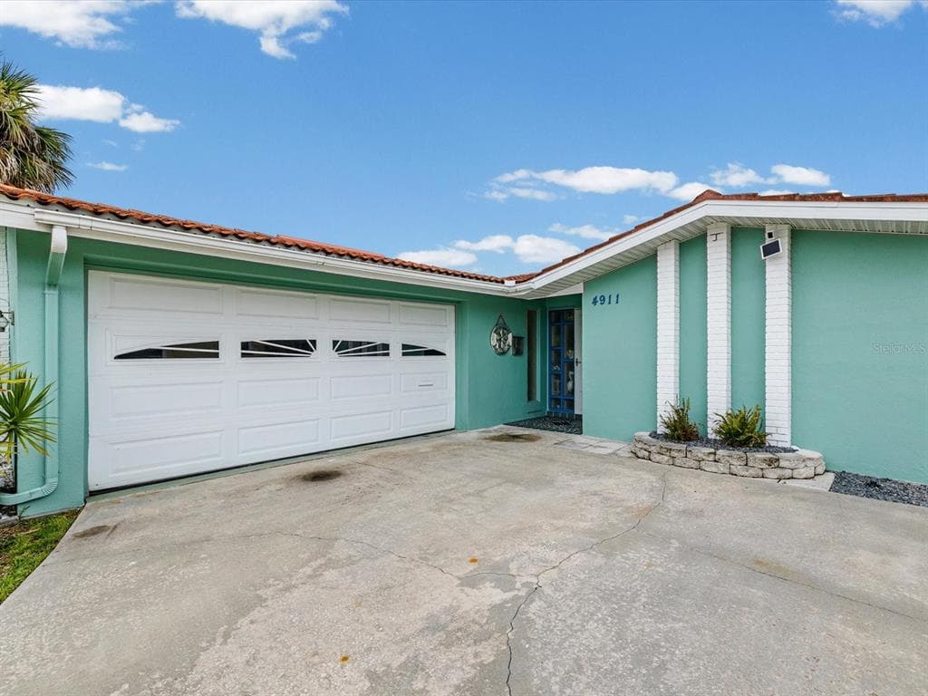 4911 POMPANO DRIVE photo 6