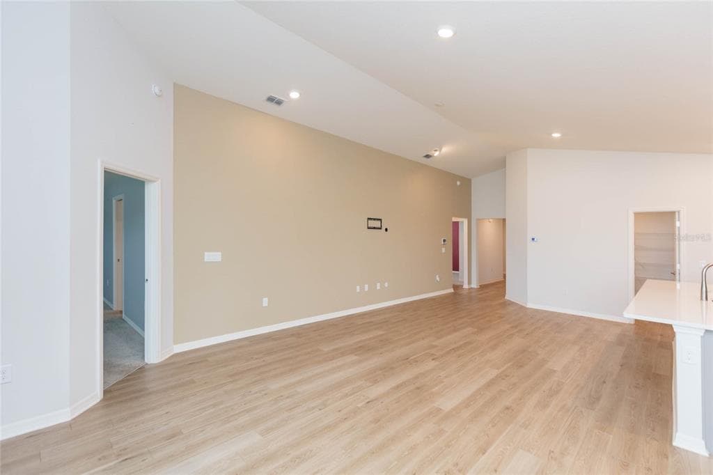 35171 CRESCENT CREEK DRIVE photo 9