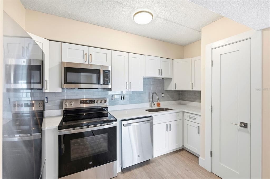 10365 PARADISE BOULEVARD 1 photo 6