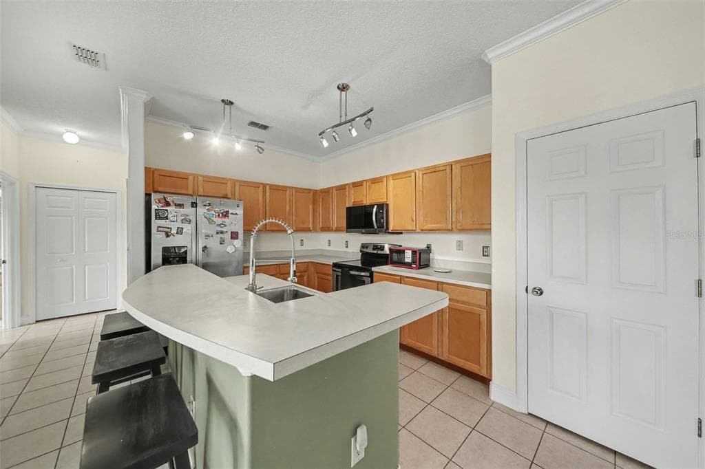 246 BRIGHTVIEW DRIVE photo 14