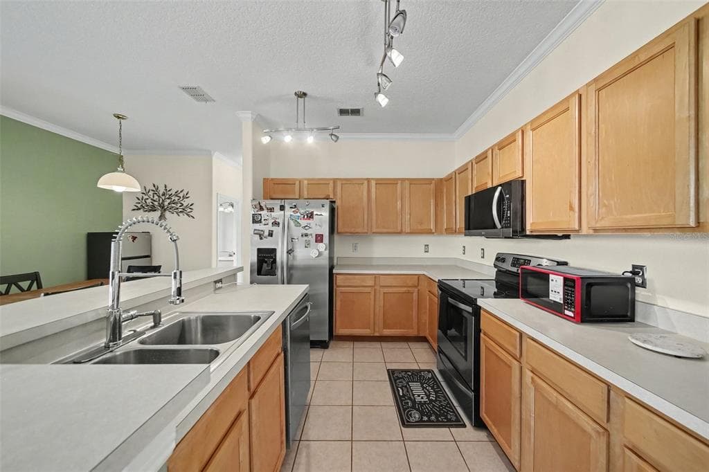 246 BRIGHTVIEW DRIVE photo 15