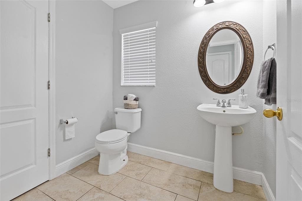 2730 AMANDA KAY WAY photo 11