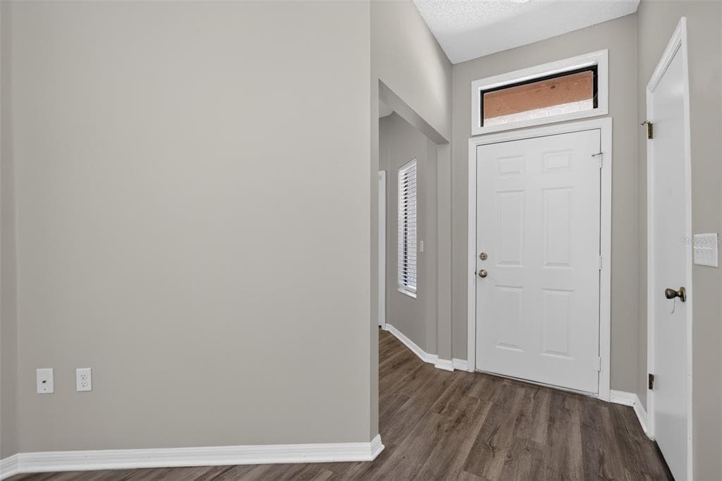 6348 SLEEPY HOLLOW DRIVE photo 4