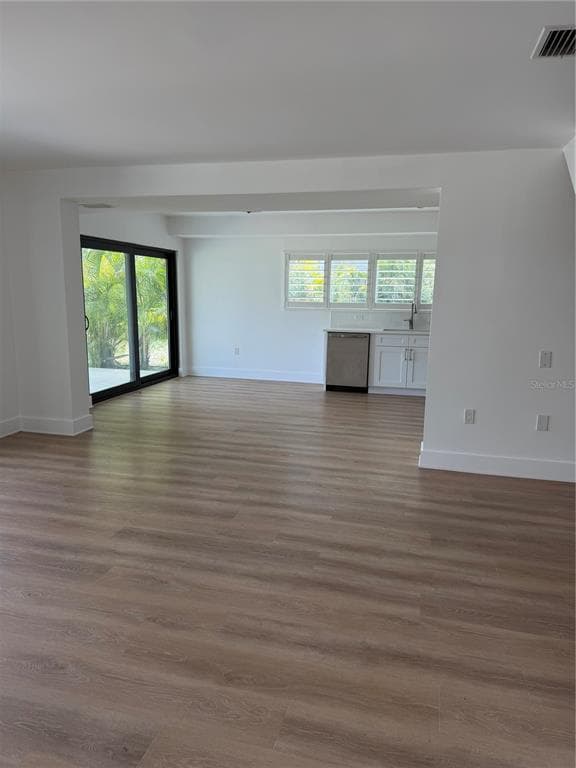 105 AUGUSTA AVENUE 4