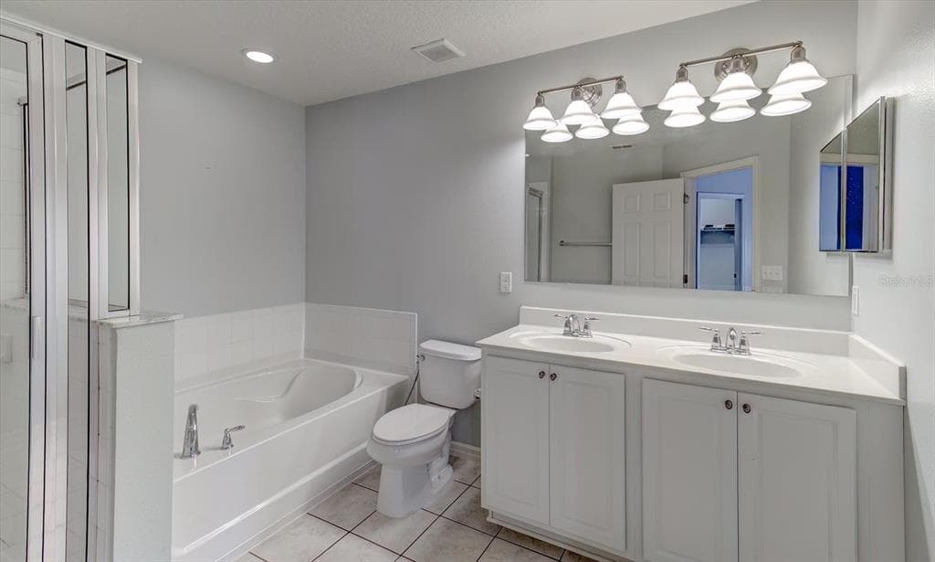 2463 LACERTA DRIVE photo 25