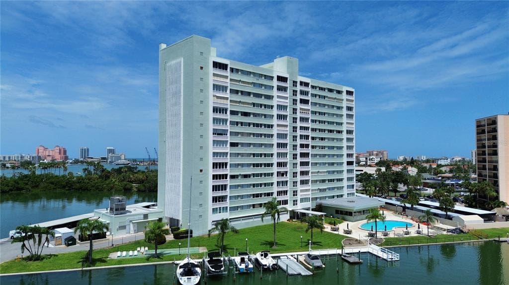 31 ISLAND WAY #505 2