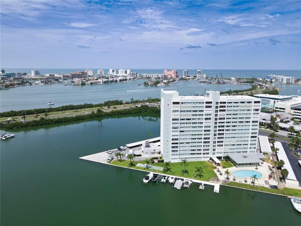 31 ISLAND WAY #505 1