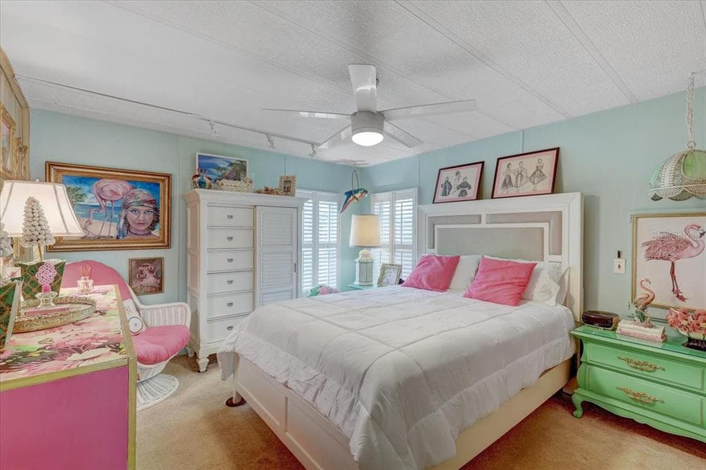 174 CLUBVIEW DRIVE 4 photo 13