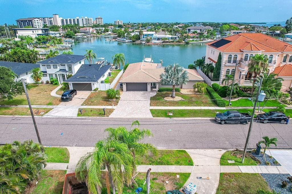 340 PALM ISLAND NE 2