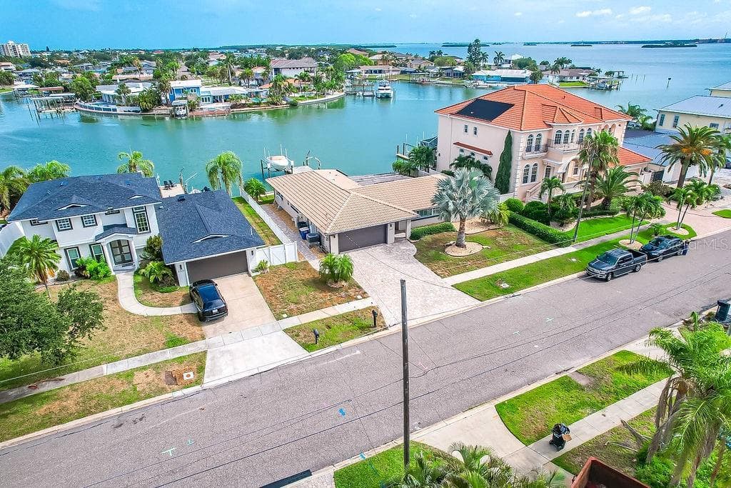 340 PALM ISLAND NE 3
