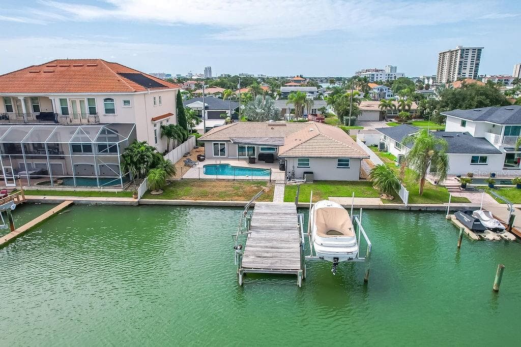 340 PALM ISLAND NE photo 11