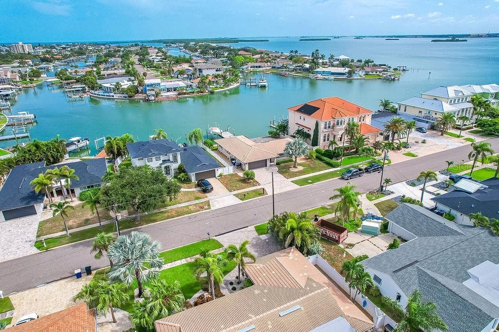 340 PALM ISLAND NE 4