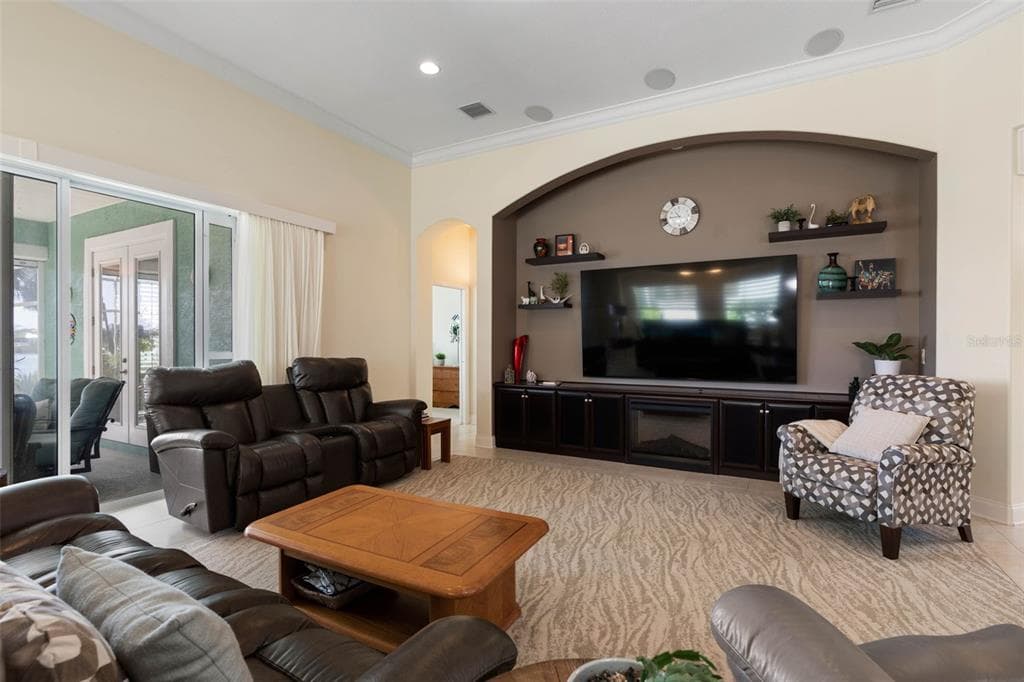 127 S RIVERWALK DRIVE photo 6