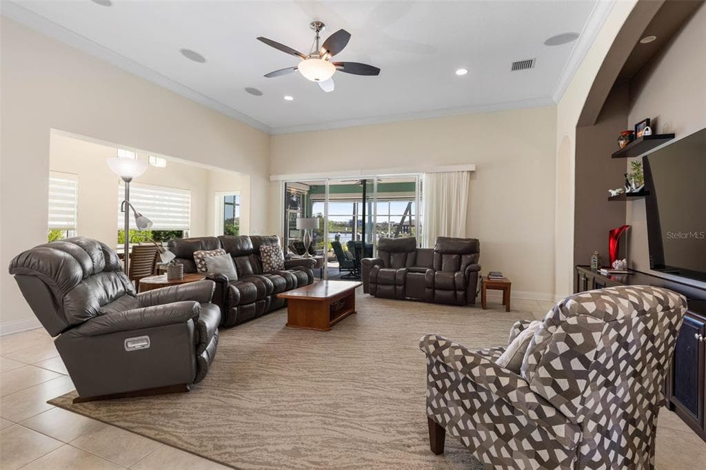 127 S RIVERWALK DRIVE 4