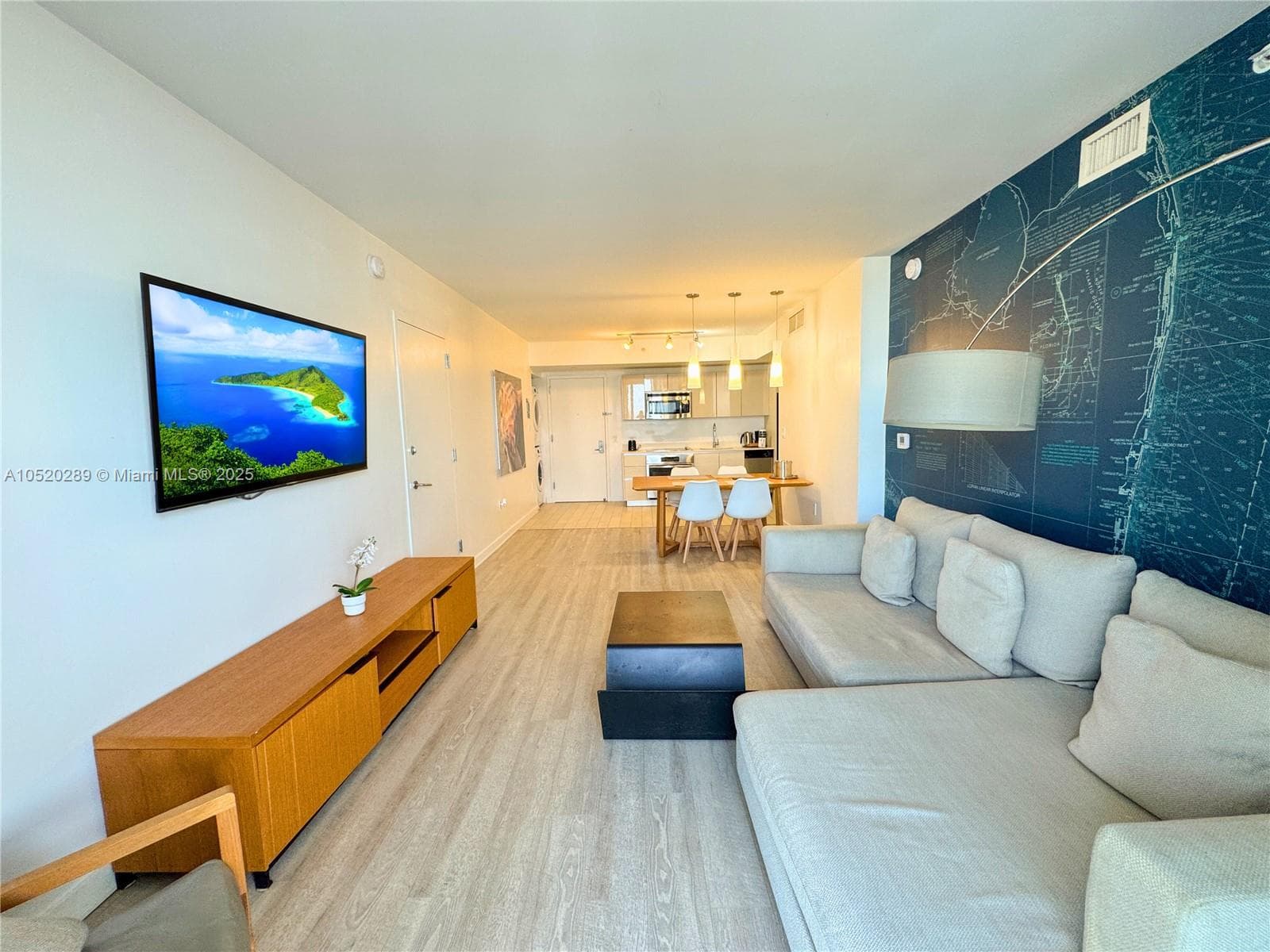 2602 E Hallandale Beach 2008A photo 3