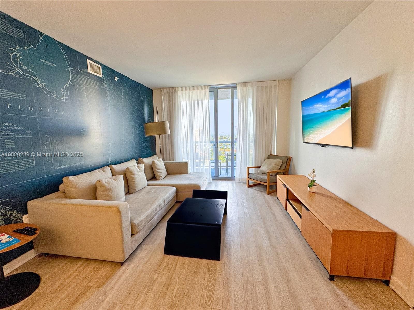 2602 E Hallandale Beach 2008A photo 1