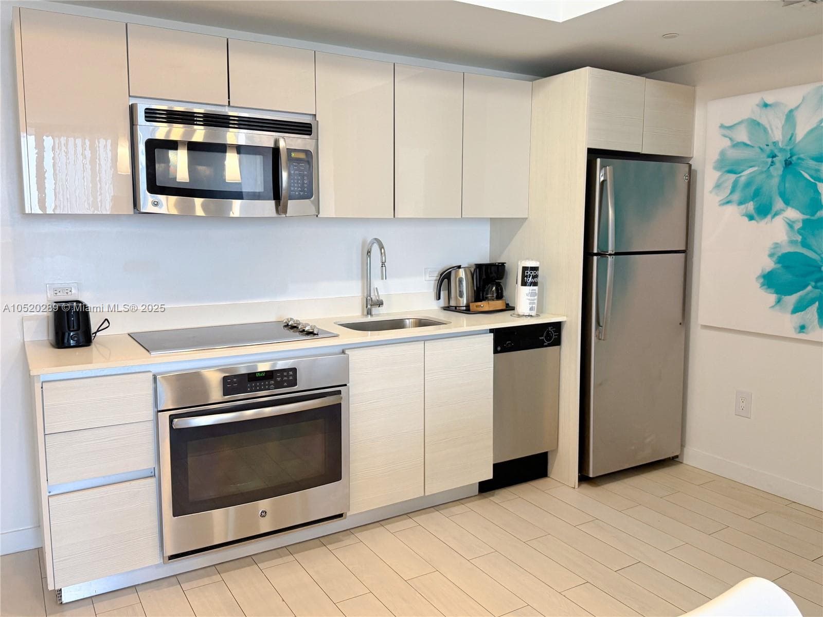 2602 E Hallandale Beach 2008A photo 5